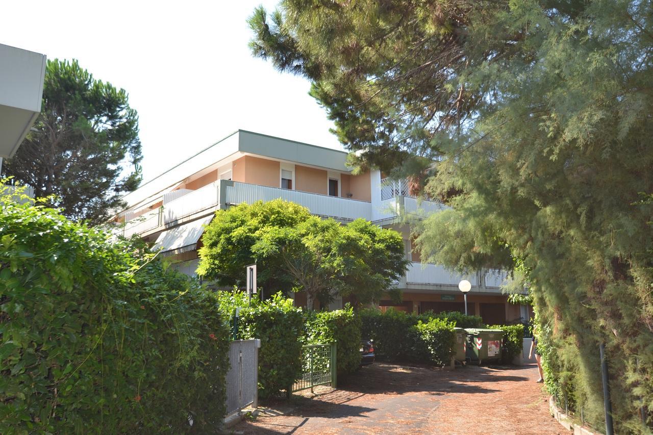 Albatros Apartment Bibione Exterior photo